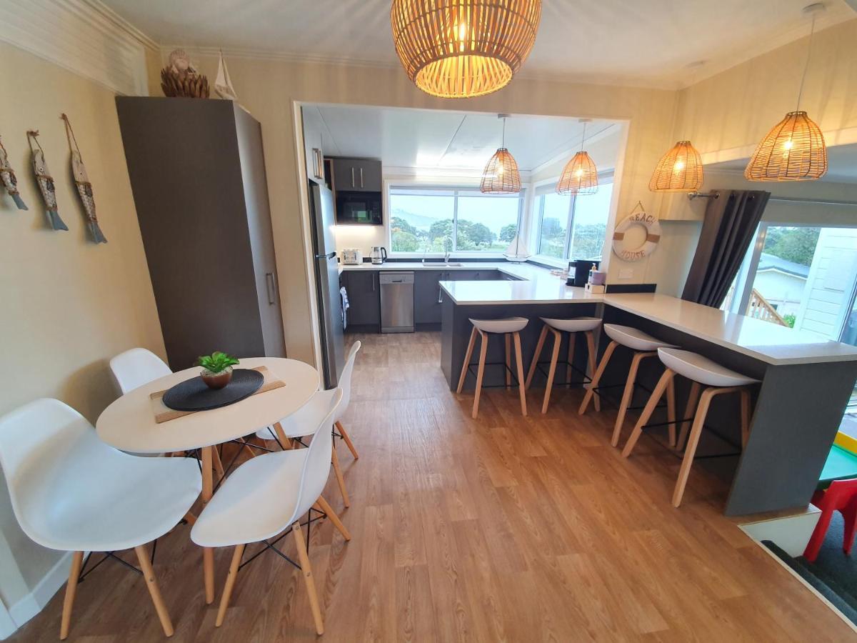 Stanmore Bay Beach House Уангапараоа Екстериор снимка