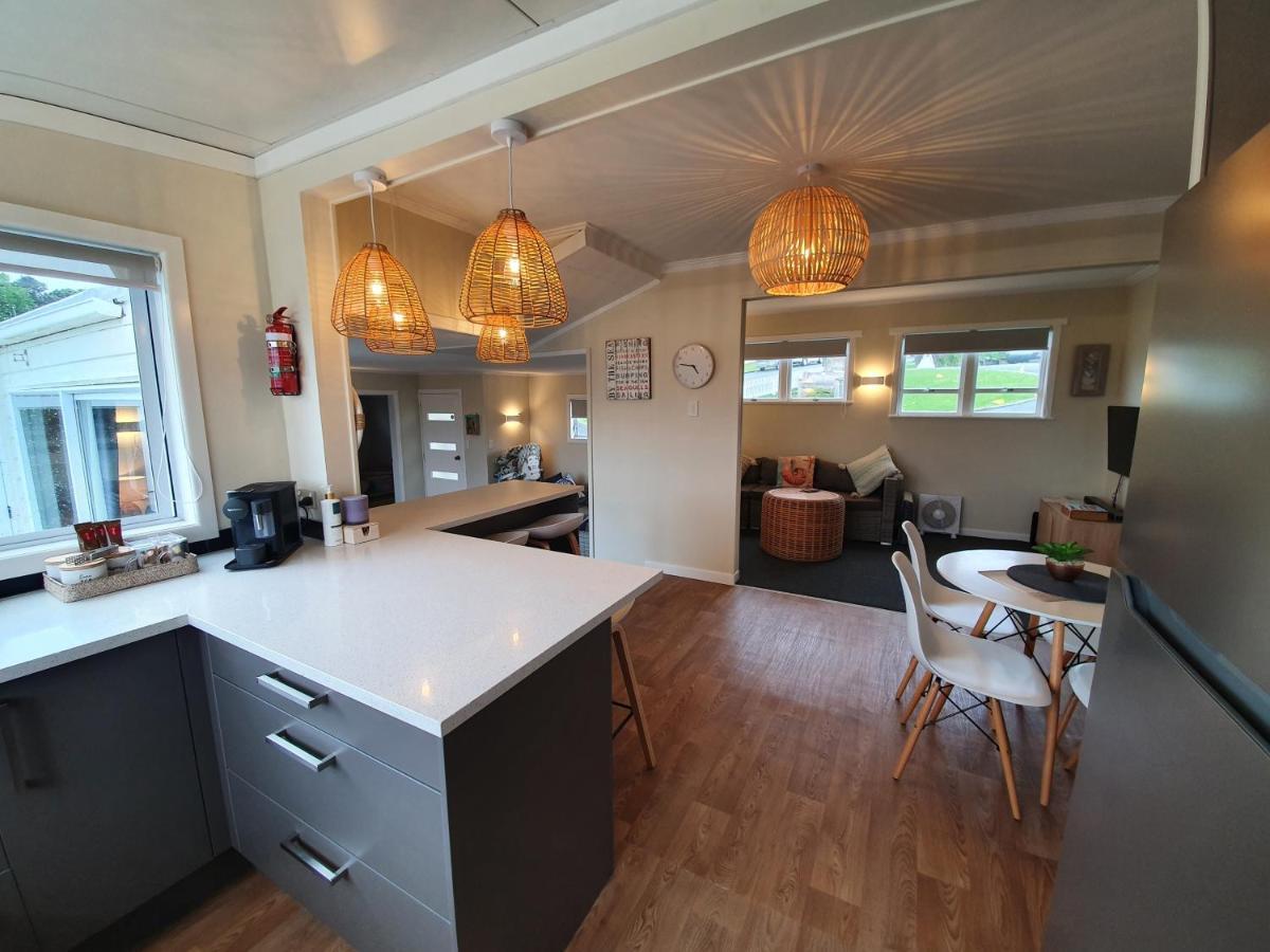 Stanmore Bay Beach House Уангапараоа Екстериор снимка